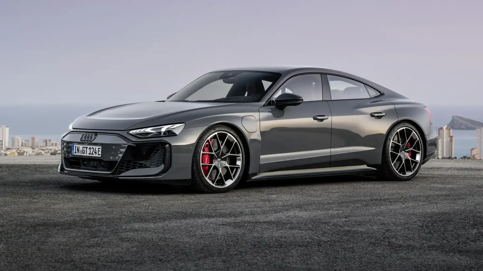 2025 AUDI E-tron
