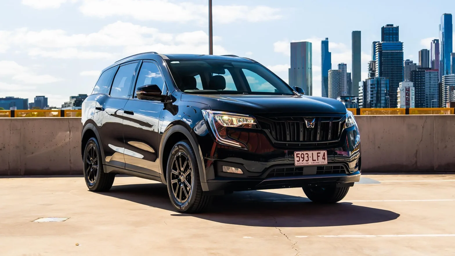 2025 MAHINDRA XUV700