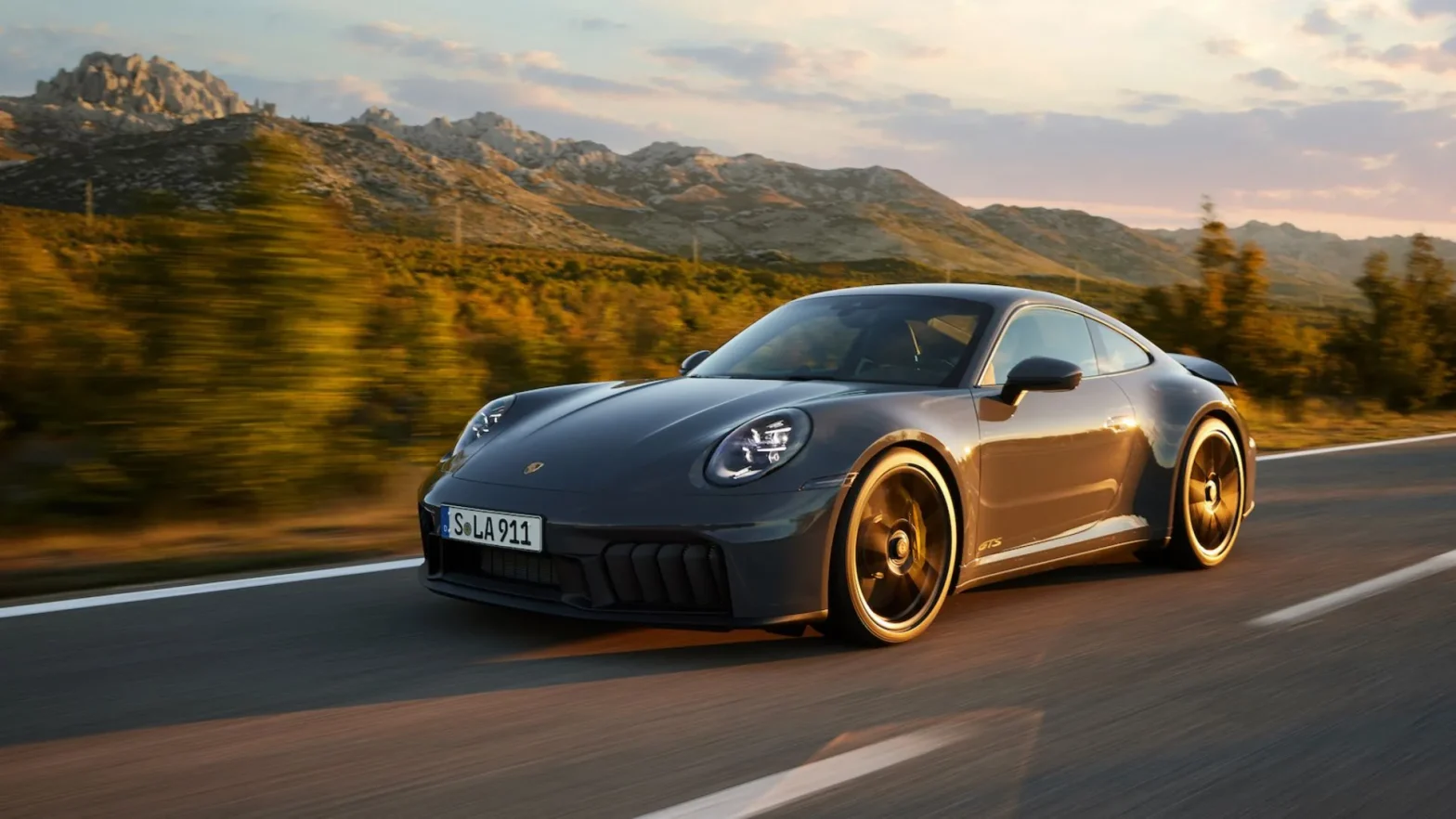 2025 PORSCHE 911