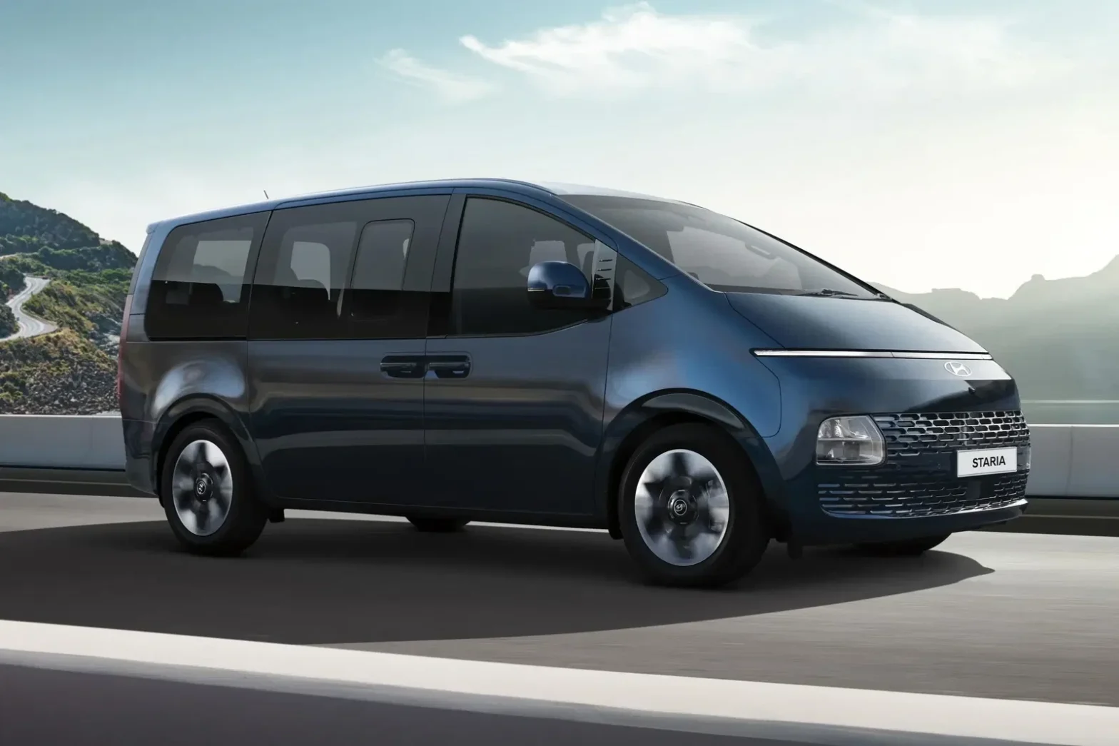 2025 HYUNDAI Staria