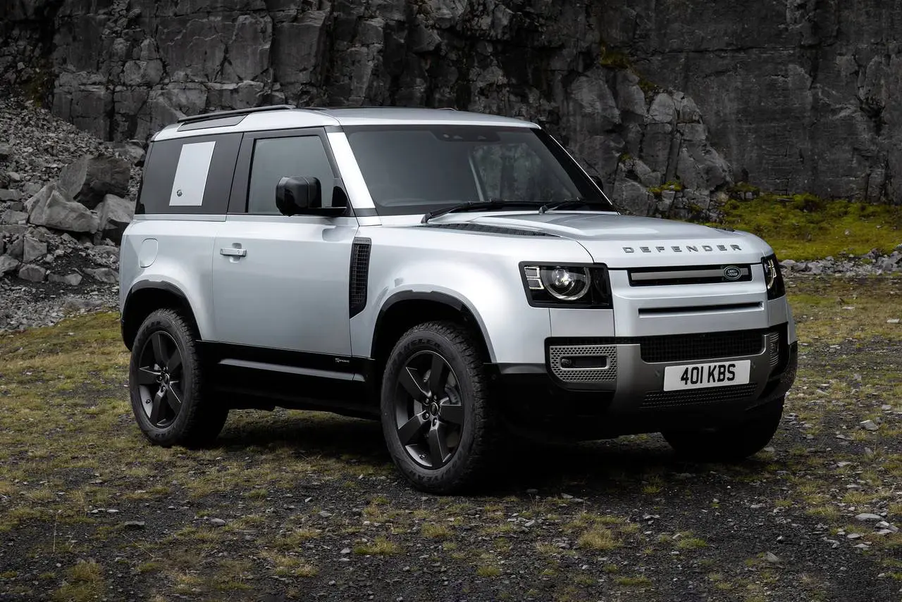 2025 LAND ROVER Defender