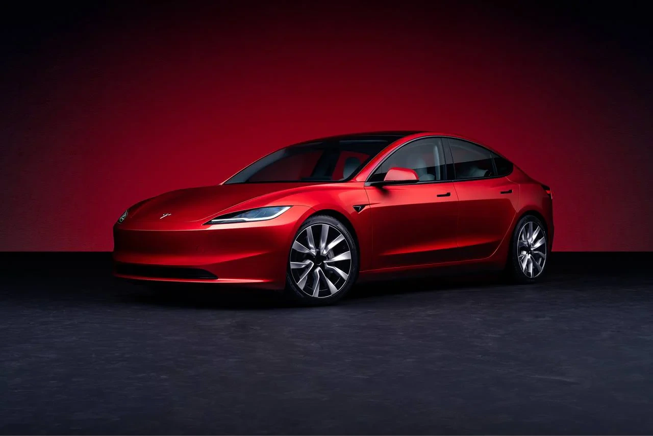 2025 TESLA Model 3
