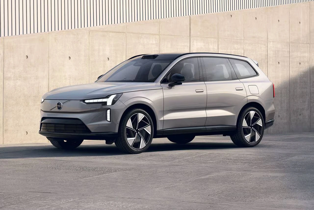 2025 VOLVO Ex90